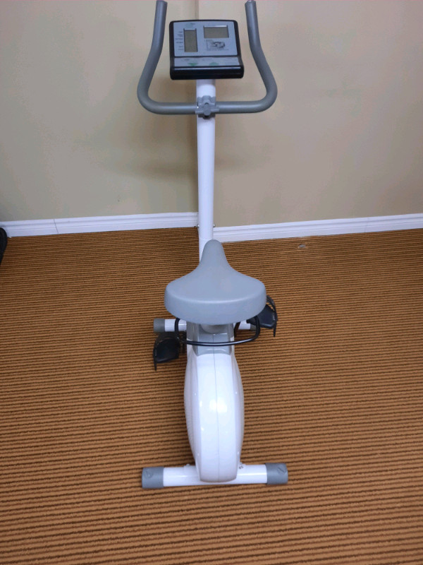 Wynne 2.2 exercise bike in Other in Mississauga / Peel Region - Image 3
