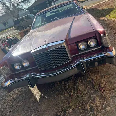1974 Lincoln Continental Power Everything with low Kms Parked for 20 years in storage Runs off jerry...