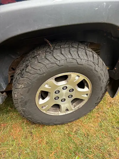 2004 Avalanche 540K Body has been redone New snow and mud tires Needs exhaust