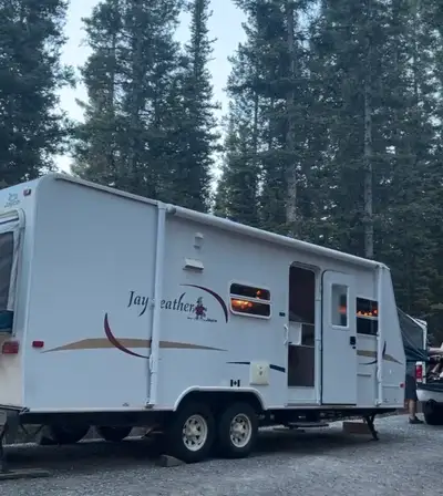 Immaculate & Comfortable 2006 Hybid Jayco Jayfeather Travel Trailer. Interior completely redone. x3...
