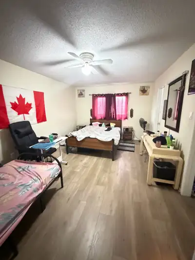Spacious Master Bedroom for Rent in Brampton – Perfect for 2 People (Can Accommodate 3) • Private en...