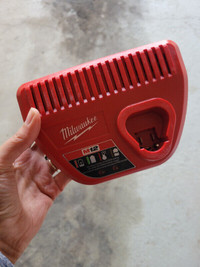 Milwaukee Tool M12 12V Lithium-Ion Battery Charger