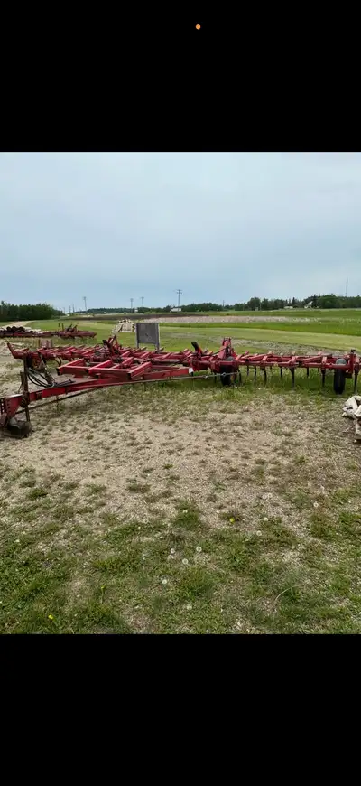 30-36’ versatile field cultivator new tires , cylinders and hoses $1500 also have 22’ versatile no t...