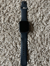 Apple Watch Series 5 w/charger