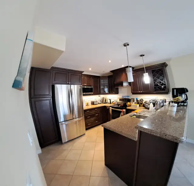 Beautiful Sunny Walkout Bedroom in Room Rentals & Roommates in Peterborough - Image 3