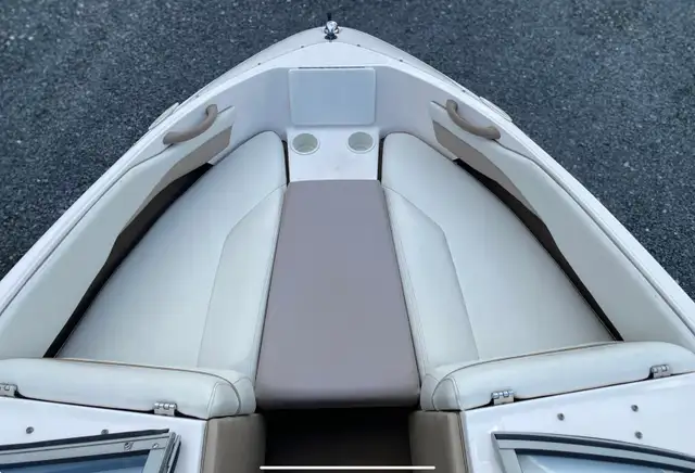 Regal Bowrider 1800 - 4.3 litres in Powerboats & Motorboats in Sherbrooke - Image 6