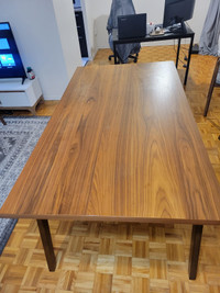 Structube walnut dining table for 6 / Table à manger Structube e