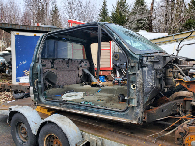 2006 Chev Cab in Auto Body Parts in Dartmouth