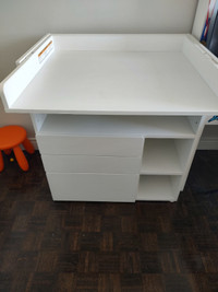 Baby changing table