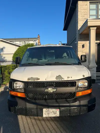 2011 chevrolet express 2500 4.8L v8 Great working van Has rust on rockers and damage per pictures