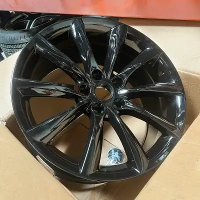 NEW Set of four Gloss black alloy wheels 18" x 8.5" 5x114.3 +35 67.1 Fits many vehicles including Hy...