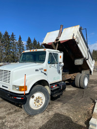 2000 International DT466E single axle dump truck