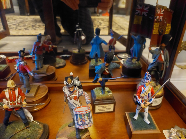 Napoleonic British Scottish military pro-painted model figures. in Arts & Collectibles in Kawartha Lakes - Image 3
