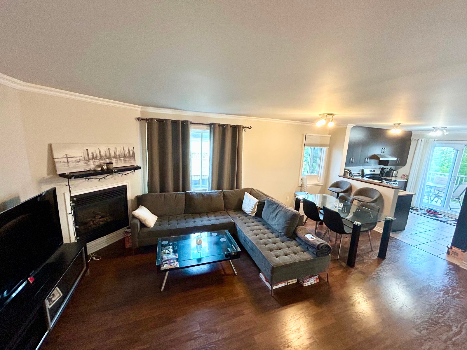 2 Beds 1 Bath - Apartment4283 Rue Bertin, Laval, QC H7W 0H7, C — photo 3