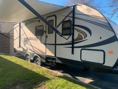 Adventure Ready: 2015 Keystone Bullet Ultra Lite Perfect for families or couples, this half-ton towa...