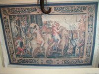 antique tres grande tapisserie avec logo et drapeau