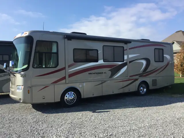 2008 Holiday Rambler Vacationer XL. Diesel pusher.only 32000 kms in RVs & Motorhomes in St. Catharines - Image 2