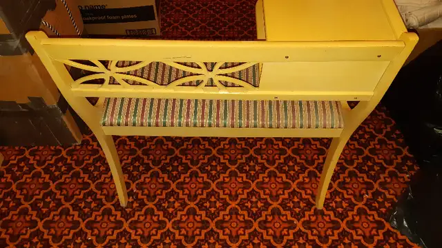 "HALLWAY CHAIR with WRITING TABLE" - in Excellent Condition! in Arts & Collectibles in Winnipeg - Image 6