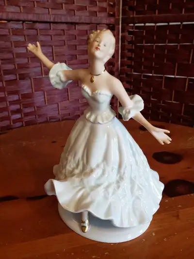 Vintage Wallendorf Dancing Lady Figurine , View more