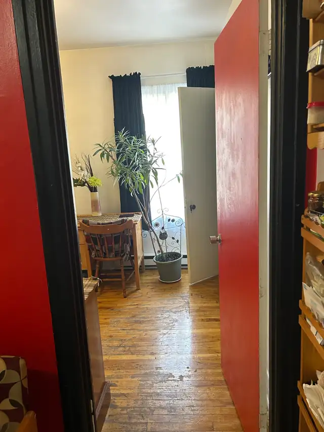 1 ou 2 chambres dans 5 1/2 coloc mixte in Long Term Rentals in City of Montréal - Image 5