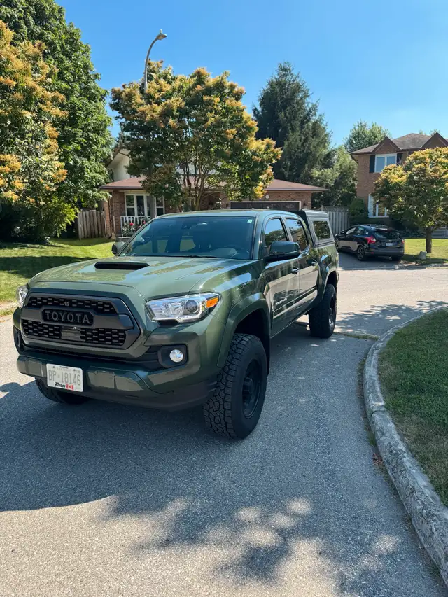 2022 Toyota Tacoma 4x4 TRD Sport Premium ( Manual )  Army Green in Cars & Trucks in Kitchener / Waterloo - Image 10