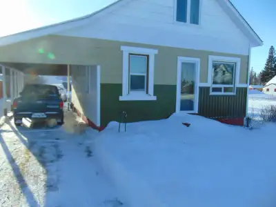 3 Bedroom, 1 full bathroom, 2 half bathroom house for rent in Gilbert Plains near Dauphin in the Par...