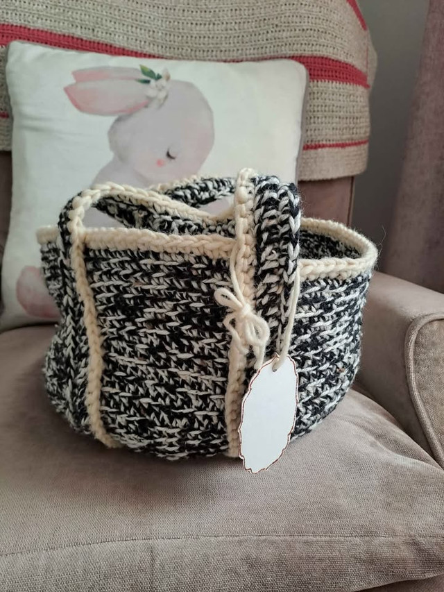 NEUF Panier de rangement fait au crochet dans Rangement et organisation  à Laval/Rive Nord - Image 2