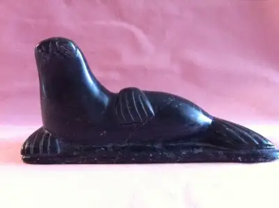 MAGINIFICENT RARE HAND CARVED SOAP STONE BY SAMSON KINGALIK ( 1937-2011 ) IT IS IN PERFECT CONDITION...