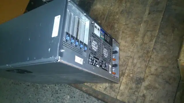 dell t610 quadcore 2.4 12 gig 2 x 450 gig windows server 2008 r2 in Other in City of Montréal - Image 3
