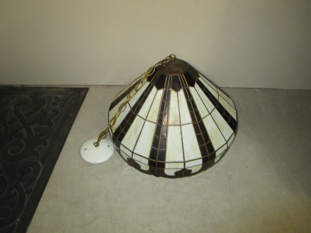 Handmade Tiffany Lamp - Lampe Tiffanie faite main in Indoor Lighting & Fans in Gatineau