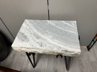 Table d’appoint en marbre