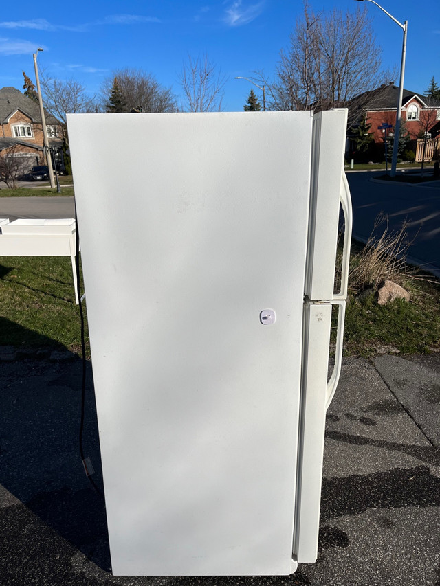Refrigerator, Fridge  in General Electronics in Mississauga / Peel Region - Image 3