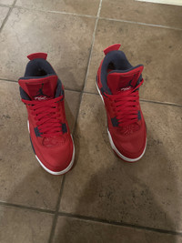 Jordan 4 retro red size 9