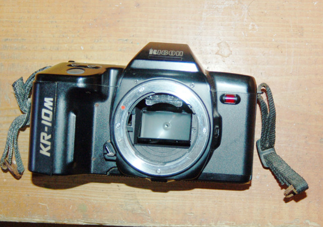 Ricoh KR-10M SLR Film 35mm Vintage Camera Parts or Repair in Cameras & Camcorders in Sudbury