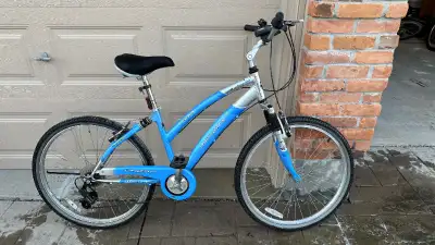 Girls/Woman's Mountain Bike - front & rear suspension, View more
