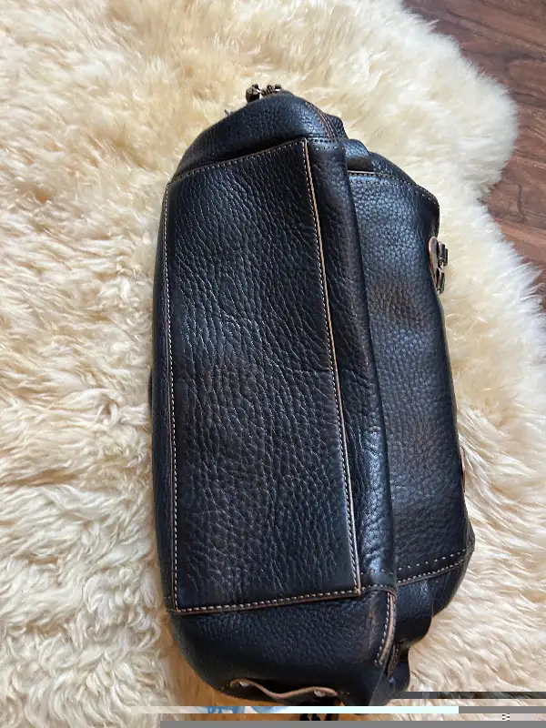 Cole Haan leather bag in Women's - Bags & Wallets in Barrie - Image 3