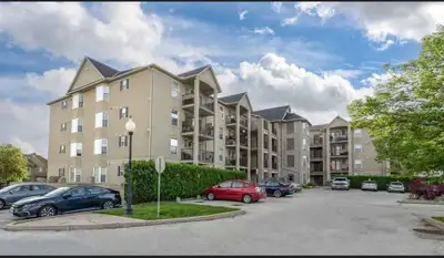 Burlington 2BR 2BA Condo – 1100Sqft - Balcony, Parking