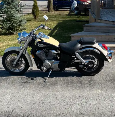 This is a 2000 Honda Shadow Ace, American Clasic Addition 750cc. Bike comes with saddle bags, front...