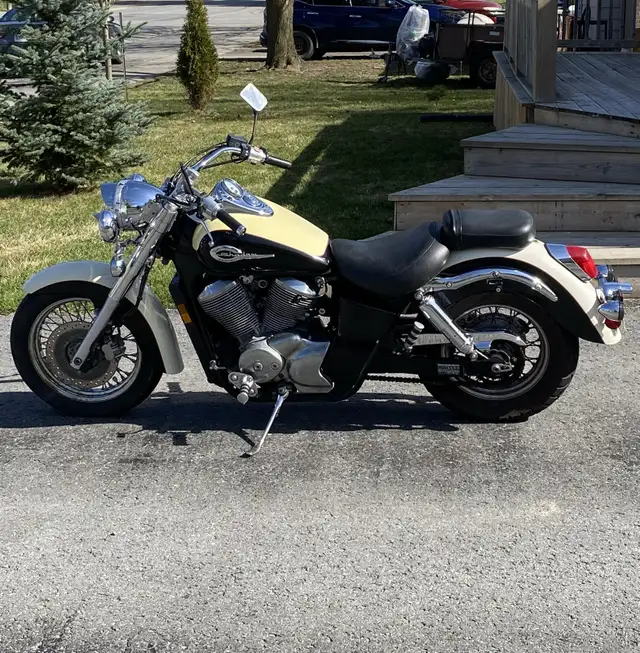 Honda Shadow 750 in Street, Cruisers & Choppers in Napanee - Image 2