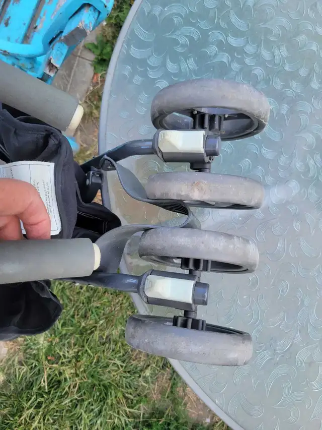 Umbrella Stroller lightweight with recline feature in Strollers, Carriers & Car Seats in Windsor Region - Image 5