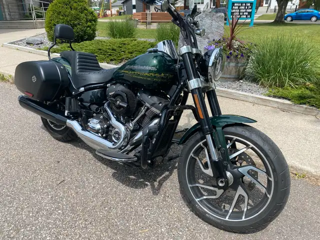 2019 Harley Davidson Sportglide in Street, Cruisers & Choppers in Edmonton - Image 4
