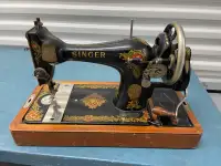 Singer 1911 Vintage sewing machine - hand crank