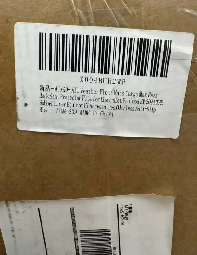 Floor Mat Set Chevrolet Equinox EV in Other in Hamilton - Image 5