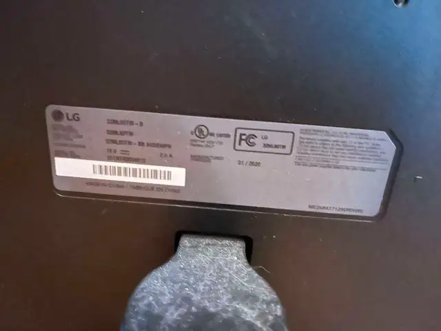 Computer monitor in Desktop Computers in Windsor Region - Image 4