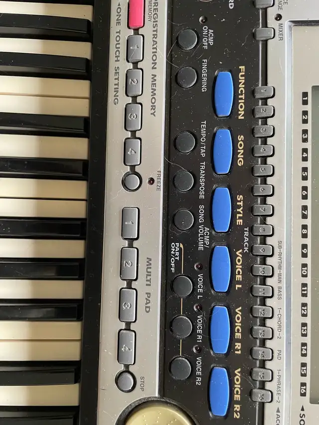 electronic keyboard in Pianos & Keyboards in Edmonton - Image 3