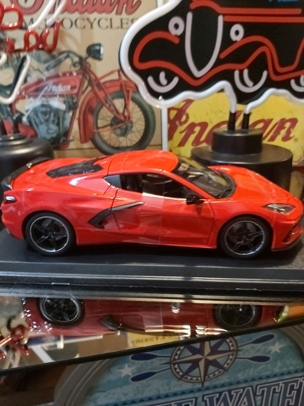 Diecast Cars &Trucks 1:18th Scale 
Corvette  in Toys & Games in Hamilton - Image 4