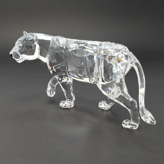 SWAROVSKI CRYSTAL FIGURINE ~ LION MOTHER ~ MINT CONDITION IN BOX in Arts & Collectibles in Thunder Bay - Image 4