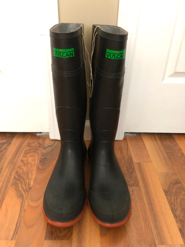 New VULCAN Made in Canada Rubber Boots Size 9 Uppers 16 Inches H in Men's Shoes in Sunshine Coast