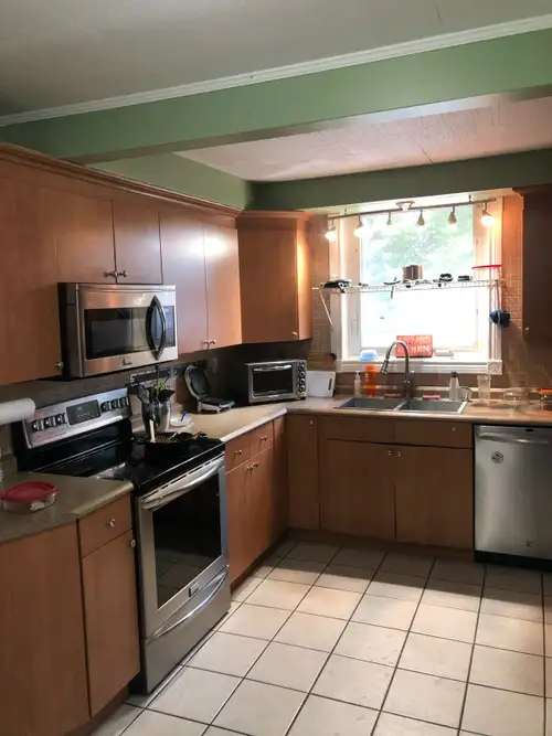 Room rentals available in Sarnia for International students starting from $300/month Available for m...