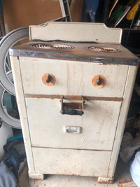 Antique electric and oven all burners work $150.00 or best offer